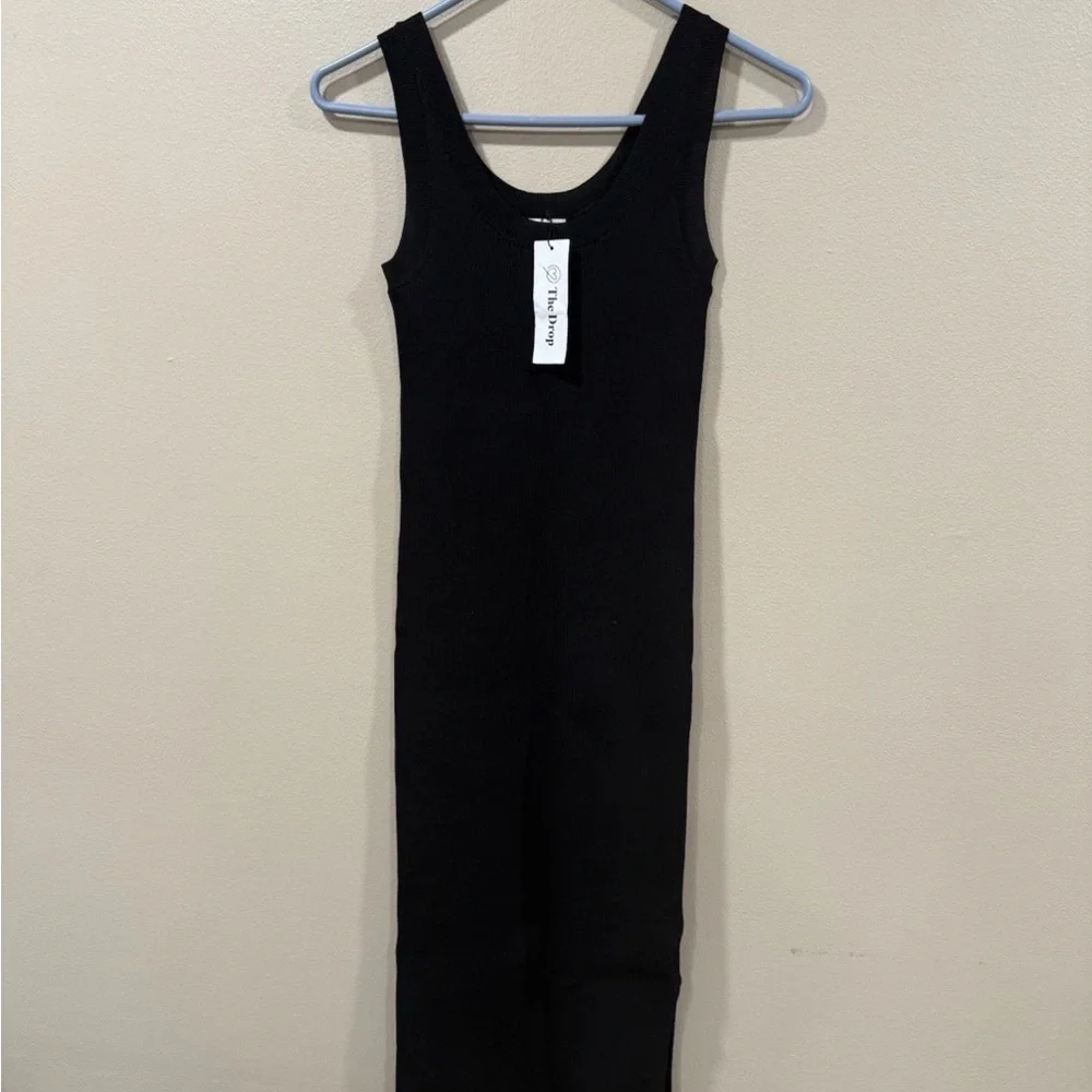 Elegant Black Midi Dress - Picture 1 of 1